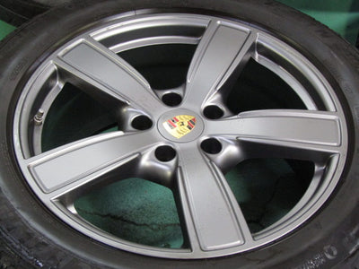 美品で冬準備・カイエンクーペ・カイエン【ホイール】ポルシェ　E3K30系　カイエンクーペ純正　スポーツクラシック【タイヤ】ミシュラン　XアイススノーSUV（保土ヶ谷本店）