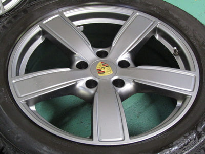 美品で冬準備・カイエンクーペ・カイエン【ホイール】ポルシェ　E3K30系　カイエンクーペ純正　スポーツクラシック【タイヤ】ミシュラン　XアイススノーSUV（保土ヶ谷本店）