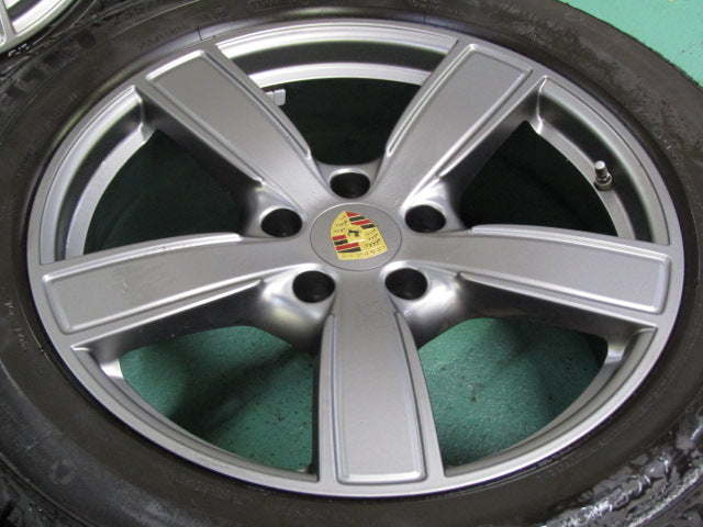 美品で冬準備・カイエンクーペ・カイエン【ホイール】ポルシェ　E3K30系　カイエンクーペ純正　スポーツクラシック【タイヤ】ミシュラン　XアイススノーSUV（保土ヶ谷本店）