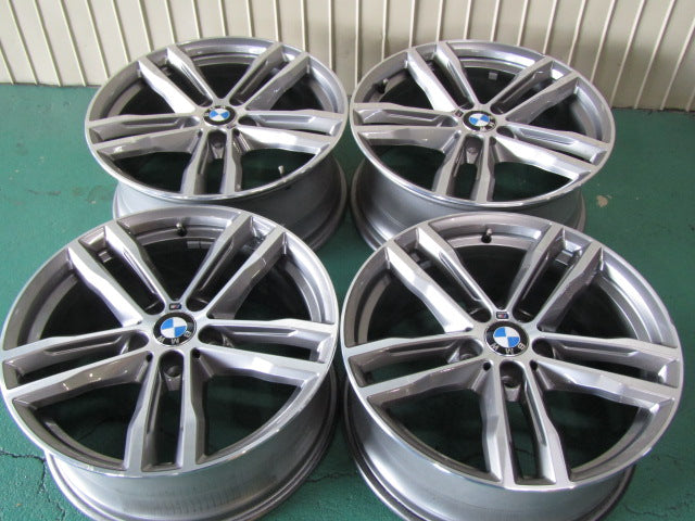 超希少限定モデル・BMW・3シリーズ・F30・F31・4シリーズ・F32・F33・F36【ホイール】BMW　F30　3シリーズ　限定車純正　ダブルスポークスタイリング704M【タイヤ】コンチネンタル　エクストリームコンタクトDWS06Plus（保土ヶ谷本店）