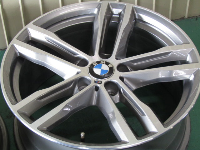 超希少限定モデル・BMW・3シリーズ・F30・F31・4シリーズ・F32・F33・F36【ホイール】BMW　F30　3シリーズ　限定車純正　ダブルスポークスタイリング704M【タイヤ】コンチネンタル　エクストリームコンタクトDWS06Plus（保土ヶ谷本店）