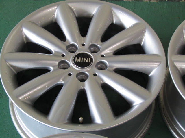 新車外しの冬物・MINI・クーパーS・ミニワン・カブリオ・F55・F56・F57【ホイール】MINI　F55/F56　クーパー純正　コスモススポーク499【タイヤ】DAVANTI（ダヴァンティ）WINTOURA（ウイントゥーラ）Plus（港北店）