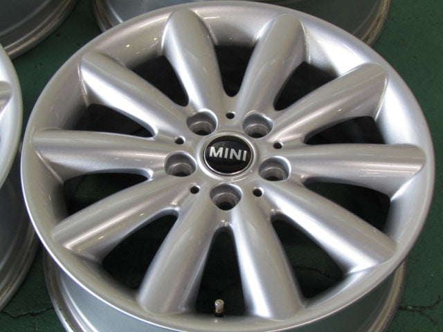 新車外しの冬物・MINI・クーパーS・ミニワン・カブリオ・F55・F56・F57【ホイール】MINI　F55/F56　クーパー純正　コスモススポーク499【タイヤ】DAVANTI（ダヴァンティ）WINTOURA（ウイントゥーラ）Plus（港北店）