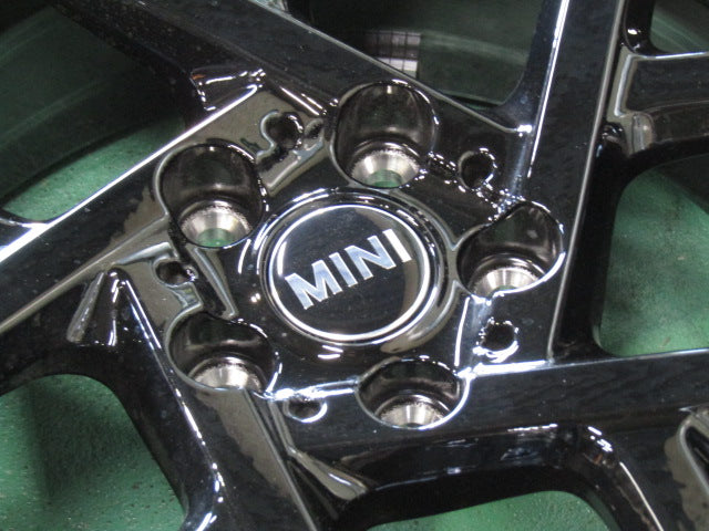 限定価格・MINI・JCW・F65・F66・F67【ホイール】MINI　F65　JCW　ジョンクーパーワークス純正　スプリントスポーク957【タイヤ】ピレリ　アイスゼロアシンメトリコ（保土ヶ谷本店）