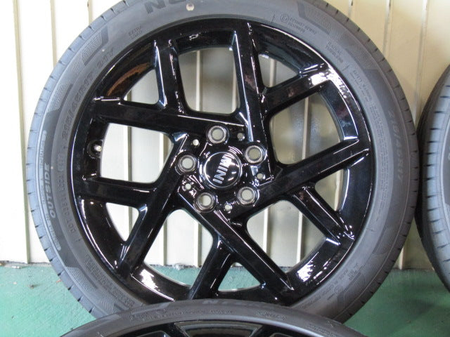 新車外し品・MINI・JCW・F65・F66・F67【ホイール】MINI　F65　JCW　ジョンクーパーワークス純正　スプリントスポーク957【タイヤ】ネクセン　NFERA（エヌフェラ）スポーツSU2　BMW承認（保土ヶ谷本店）