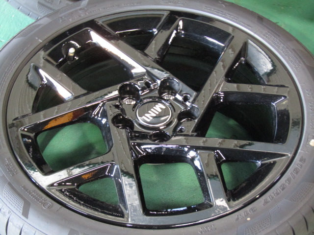 新車外し品・MINI・JCW・F65・F66・F67【ホイール】MINI　F65　JCW　ジョンクーパーワークス純正　スプリントスポーク957【タイヤ】ネクセン　NFERA（エヌフェラ）スポーツSU2　BMW承認（保土ヶ谷本店）