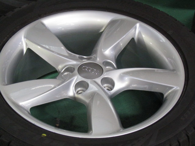 美品で超溝あり・アウディ・A3・A3スポーツバック【ホイール】アウディ　8V系　A3ウインター純正　5アームヘリカデザイン【タイヤ】ブリヂストン　ブリザックVRX3（保土ヶ谷本店）