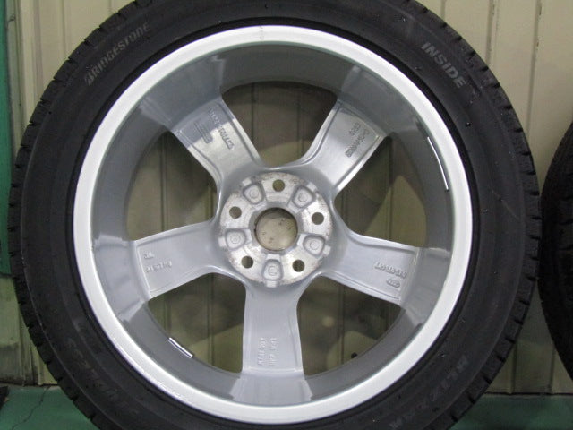 美品で超溝あり・アウディ・A3・A3スポーツバック【ホイール】アウディ　8V系　A3ウインター純正　5アームヘリカデザイン【タイヤ】ブリヂストン　ブリザックVRX3（保土ヶ谷本店）