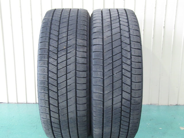 美品で超溝あり・アウディ・A3・A3スポーツバック【ホイール】アウディ　8V系　A3ウインター純正　5アームヘリカデザイン【タイヤ】ブリヂストン　ブリザックVRX3（保土ヶ谷本店）