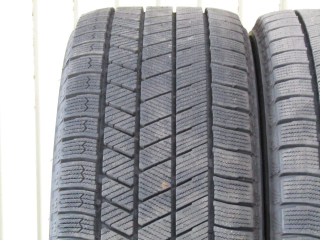 美品で超溝あり・アウディ・A3・A3スポーツバック【ホイール】アウディ　8V系　A3ウインター純正　5アームヘリカデザイン【タイヤ】ブリヂストン　ブリザックVRX3（保土ヶ谷本店）
