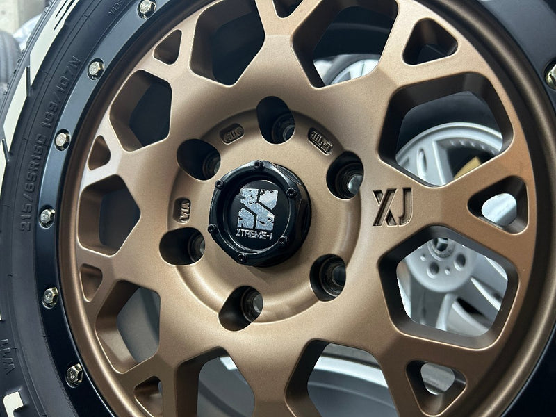 夏セット　インチアップやタイヤ交換にいかが　【アルミ】XTREME-J　XJ04　【タイヤ】FALKEN　W11　109/107　バン用タイヤ　2023年製　(世田谷店)