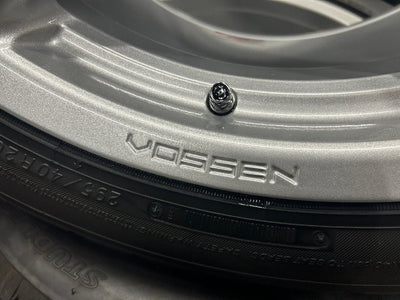 冬セット　冬でもお洒落な社外品インチアップに　【アルミ】VOSSEN　VFS5　ブリリアントシルバー　【タイヤ】ヨコハマタイヤ　アイスガードG075/ジオランダーG073　（世田谷店）