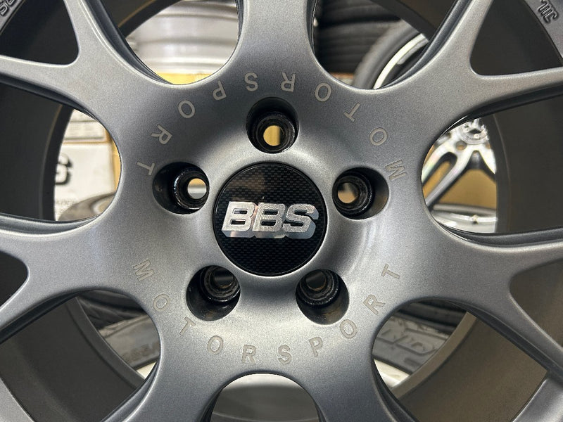 夏セット　インチアップしてお洒落な足元に　【アルミ】BBS　CH-R　【タイヤ】中古　ヨコハマタイヤ　ブルーアースRV-03　2022年製　（世田谷店）　