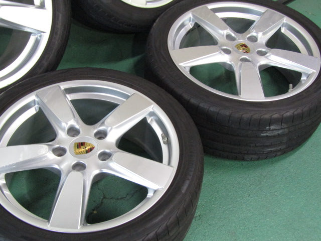 綺麗な純正品・ケイマン・ボクスター【ホイール】Porsche（ポルシェ）981型　ケイマンS純正【タイヤ】ヨコハマ　ADVAN（アドバン）スポーツV105　ポルシェ承認（保土ヶ谷本店）