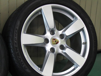綺麗な純正品・ケイマン・ボクスター【ホイール】Porsche（ポルシェ）981型　ケイマンS純正【タイヤ】ヨコハマ　ADVAN（アドバン）スポーツV105　ポルシェ承認（保土ヶ谷本店）