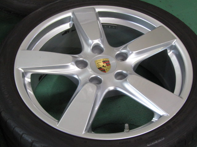綺麗な純正品・ケイマン・ボクスター【ホイール】Porsche（ポルシェ）981型　ケイマンS純正【タイヤ】ヨコハマ　ADVAN（アドバン）スポーツV105　ポルシェ承認（保土ヶ谷本店）
