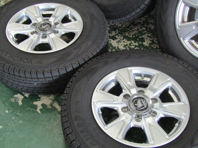 ハイエース ヨコハマスタッドレス キラーフォースアルミホイール 弱々し 