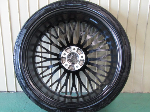 ガリキズ無しの美品・プリウス・クラウン【ホイール】レアマイスター　Tignanello（ティニャネロ）【タイヤ】ヨコハマ　ADVAN（アドバン）FREVA（フレバ）V701（保土ヶ谷本店）