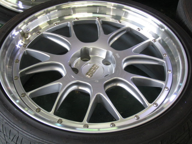 豪華付属品付きで美品・レクサス・LS460・LS600h・アルファード・ヴェルファイア【ホイール】BBS　LM-R　LM325　DS-SLD　Forged【タイヤ】NITTO（ニットー）INVO（インヴォ）（港北店）