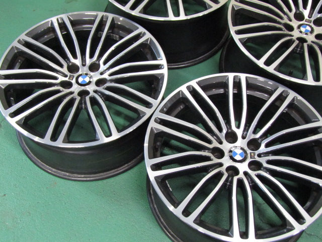 ガリキズ無しの美品・5シリーズ・G30・G31・6シリーズ・G32【ホイール】ＢＭＷ　G30　5シリーズ　Ｍスポーツ純正　 ダブルスポークスタイリング664M【タイヤ】ハンコック　ベンタスS1Evo3（保土ヶ谷本店）