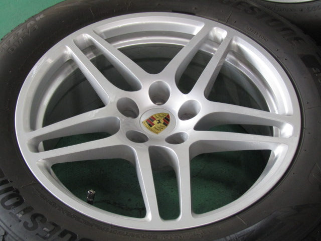 溝あり美品の冬セット・ポルシェ・マカンベースグレード・マカンS【ホイール】ポルシェ　95b系　マカンS純正【タイヤ】ブリヂストン　ブリザックDM-V3（保土ヶ谷本店）