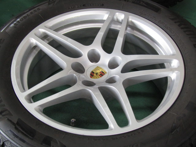 溝あり美品の冬セット・ポルシェ・マカンベースグレード・マカンS【ホイール】ポルシェ　95b系　マカンS純正【タイヤ】ブリヂストン　ブリザックDM-V3（保土ヶ谷本店）