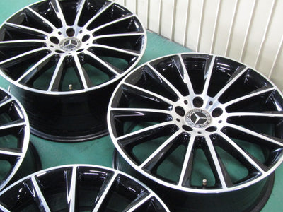 冬もお洒落に・Cクラス・W205・S205【ホイール】メルセデスベンツ　W205　Cクラス純正　AMGマルチスポーク【タイヤ】ブリヂストン　ブリザックWZ-1（保土ヶ谷本店）