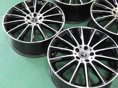 冬もお洒落に・Cクラス・W205・S205【ホイール】メルセデスベンツ　W205　Cクラス純正　AMGマルチスポーク【タイヤ】ブリヂストン　ブリザックWZ-1（保土ヶ谷本店）