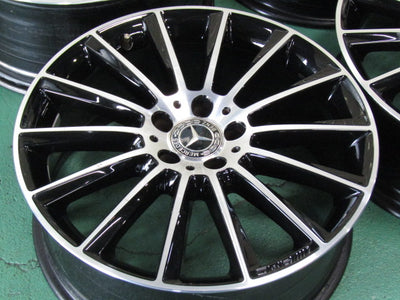 冬もお洒落に・Cクラス・W205・S205【ホイール】メルセデスベンツ　W205　Cクラス純正　AMGマルチスポーク【タイヤ】ブリヂストン　ブリザックWZ-1（保土ヶ谷本店）