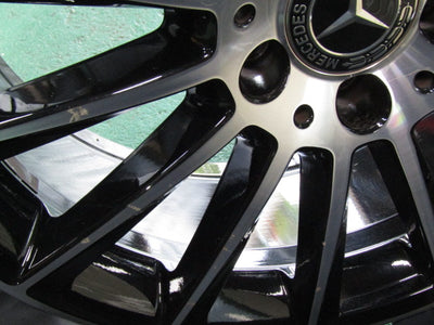 冬もお洒落に・Cクラス・W205・S205【ホイール】メルセデスベンツ　W205　Cクラス純正　AMGマルチスポーク【タイヤ】ブリヂストン　ブリザックWZ-1（保土ヶ谷本店）