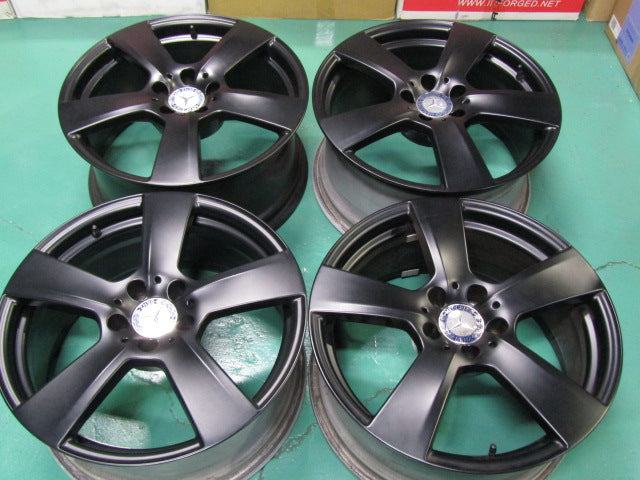 現品特価品・Eクラス・W212・Cクラス・W205【ホイール】メルセデスベンツ　C207　Eクラスクーペ純正　マットブラック【タイヤ】ピレリ　ウインターアイスアシンメトリコPlus　ランフラット（保土ヶ谷本店）