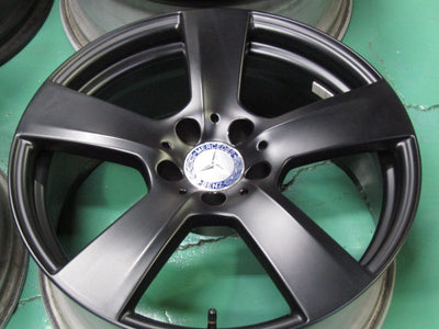 現品特価品・Eクラス・W212・Cクラス・W205【ホイール】メルセデスベンツ　C207　Eクラスクーペ純正　マットブラック【タイヤ】ピレリ　ウインターアイスアシンメトリコPlus　ランフラット（保土ヶ谷本店）