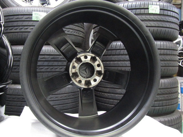 現品特価品・Eクラス・W212・Cクラス・W205【ホイール】メルセデスベンツ　C207　Eクラスクーペ純正　マットブラック【タイヤ】ピレリ　ウインターアイスアシンメトリコPlus　ランフラット（保土ヶ谷本店）
