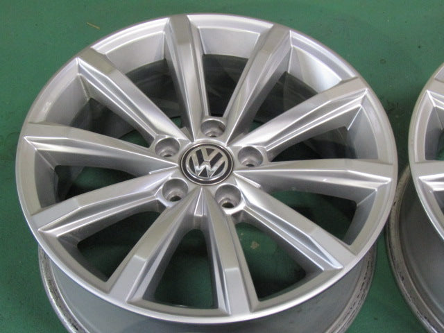 冬の準備に・フォルクスワーゲン・T-ロック・パサート・シャラン【ホイール】フォルクスワーゲン　3G系（B8）パサート純正　LONDON（ロンドン）【タイヤ】ピレリ　アイスゼロアシンメトリコ（保土ヶ谷本店）。