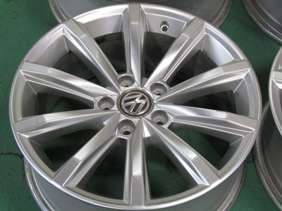 冬の準備に・フォルクスワーゲン・T-ロック・パサート・シャラン【ホイール】フォルクスワーゲン　3G系（B8）パサート純正　LONDON（ロンドン）【タイヤ】ピレリ　アイスゼロアシンメトリコ（保土ヶ谷本店）。