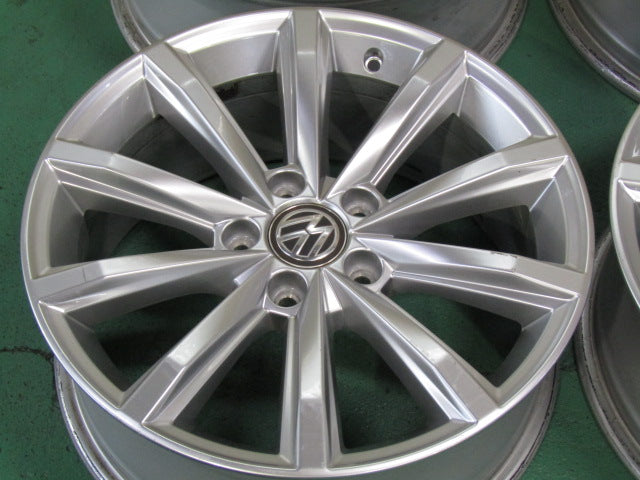 冬の準備に・フォルクスワーゲン・T-ロック・パサート・シャラン【ホイール】フォルクスワーゲン　3G系（B8）パサート純正　LONDON（ロンドン）【タイヤ】ピレリ　アイスゼロアシンメトリコ（保土ヶ谷本店）。