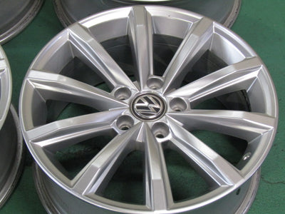 冬の準備に・フォルクスワーゲン・T-ロック・パサート・シャラン【ホイール】フォルクスワーゲン　3G系（B8）パサート純正　LONDON（ロンドン）【タイヤ】ピレリ　アイスゼロアシンメトリコ（保土ヶ谷本店）。