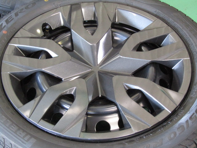 現品特価・トヨタ・プリウス【ホイール】トヨタ　60系　PRIUS（プリウス）Xグレード　ハイブリット純正【タイヤ】ピレリ　アイスゼロアシンメトリコ（保土ヶ谷本店）