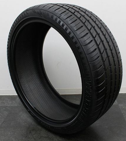 1台限定品・Cクラス・W205・S205・W206・S206【ホイール】カールソン　1/16RSR・GT　ブラックエディション【タイヤ】RADAR（レーダー） Dimax R8+（港北店）