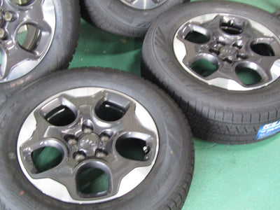 限定冬セット・Jeep・レネゲード【ホイール】クライスラー　BV13系　Jeepレネゲード　ロンジチュード純正【タイヤ】ピレリ　アイスゼロアシンメトリコ（保土ヶ谷本店）