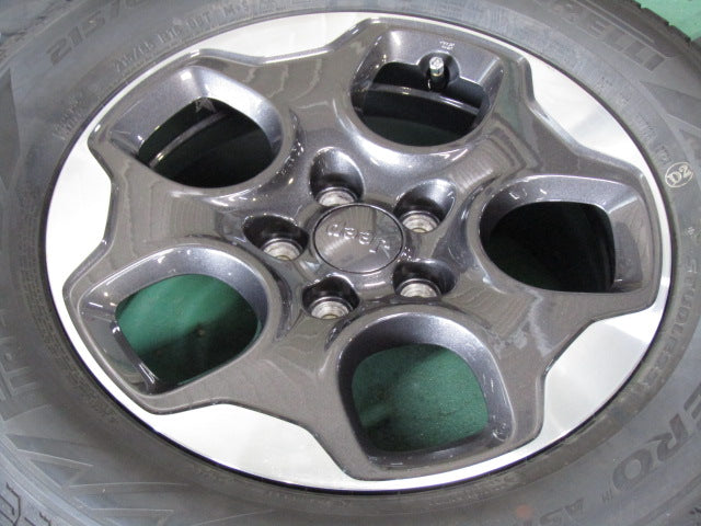 限定冬セット・Jeep・レネゲード【ホイール】クライスラー　BV13系　Jeepレネゲード　ロンジチュード純正【タイヤ】ピレリ　アイスゼロアシンメトリコ（保土ヶ谷本店）