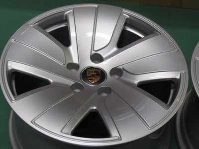 目立つキズ無し・ポルシェ・タイカン【ホイール】ポルシェ　J1N系　タイカン　ベースグレード純正　ホイールのみ【タイヤ】無し（港北店）