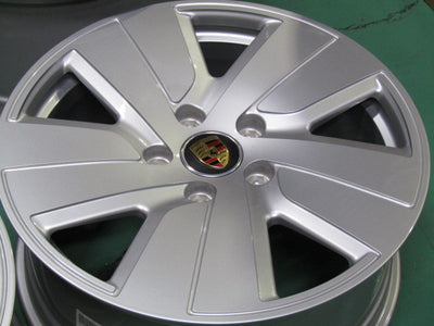 目立つキズ無し・ポルシェ・タイカン【ホイール】ポルシェ　J1N系　タイカン　ベースグレード純正　ホイールのみ【タイヤ】無し（港北店）