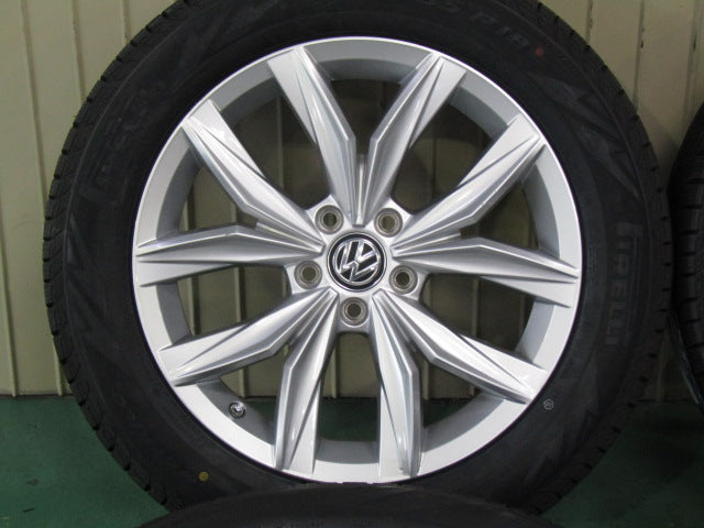限定冬セット・フォルクスワーゲン・ティグアン【ホイール】フォルクスワーゲン　AD1系　ティグアン純正　KINGSTON（キングストン）【タイヤ】ピレリ　アイスゼロアシンメトリコ（保土ヶ谷本店）
