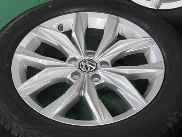 限定冬セット・フォルクスワーゲン・ティグアン【ホイール】フォルクスワーゲン　AD1系　ティグアン純正　KINGSTON（キングストン）【タイヤ】ピレリ　アイスゼロアシンメトリコ（保土ヶ谷本店）