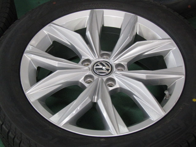 限定冬セット・フォルクスワーゲン・ティグアン【ホイール】フォルクスワーゲン　AD1系　ティグアン純正　KINGSTON（キングストン）【タイヤ】ピレリ　アイスゼロアシンメトリコ（保土ヶ谷本店）