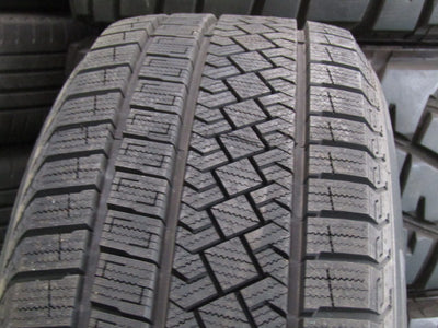 限定価格・ボルボ・V60クロスカントリー【ホイール】ボルボ　ZB系　V60クロスカントリー純正　5スポーク-1069【タイヤ】ピレリ　アイスゼロアシンメトリコ（保土ヶ谷本店）