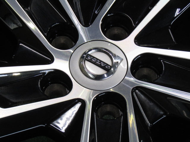 限定価格・ボルボ・V60クロスカントリー【ホイール】ボルボ　ZB系　V60クロスカントリー純正　5スポーク-1069【タイヤ】ピレリ　アイスゼロアシンメトリコ（保土ヶ谷本店）