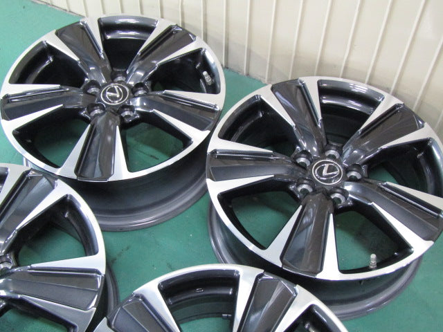 冬の現品特価・レクサス・UX・カローラクロス・C-HR・エスティマ【ホイール】レクサス　10系　UX　バージョンL純正【タイヤ】ピレリ　アイスゼロアシンメトリコ（保土ヶ谷本店）