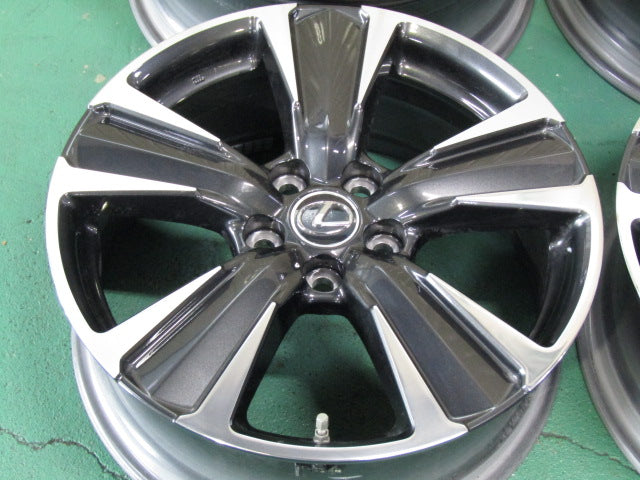 冬の現品特価・レクサス・UX・カローラクロス・C-HR・エスティマ【ホイール】レクサス　10系　UX　バージョンL純正【タイヤ】ピレリ　アイスゼロアシンメトリコ（保土ヶ谷本店）